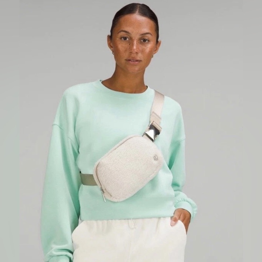 Lululemon Everywhere Belt Bag Fanny Pack Travel Fleece Sherpa Natural Ivory